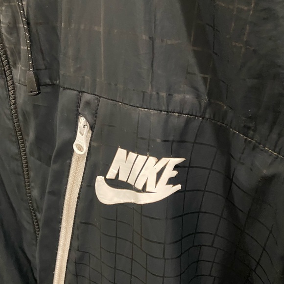 Nike wind breaker L - Picture 4 of 5